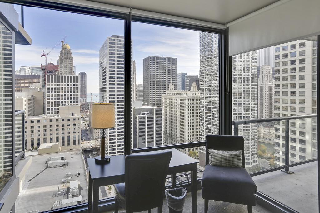 Bridgestreet At State And Grand Aparthotel Chicago Eksteriør bilde