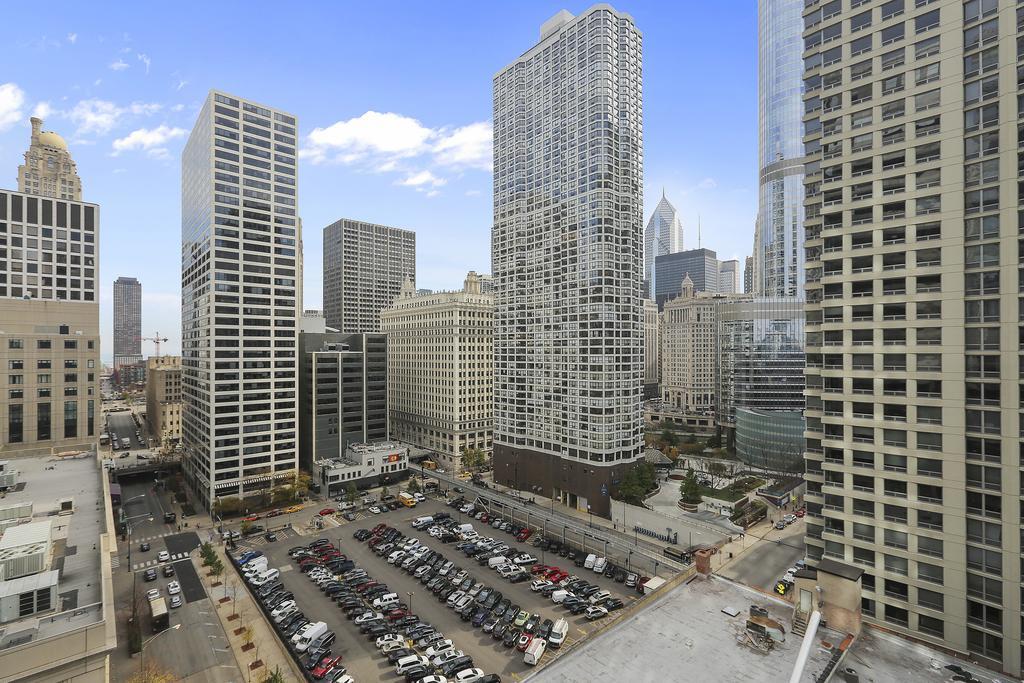 Bridgestreet At State And Grand Aparthotel Chicago Eksteriør bilde