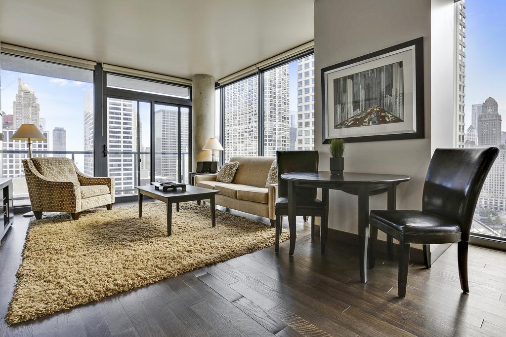 Bridgestreet At State And Grand Aparthotel Chicago Eksteriør bilde