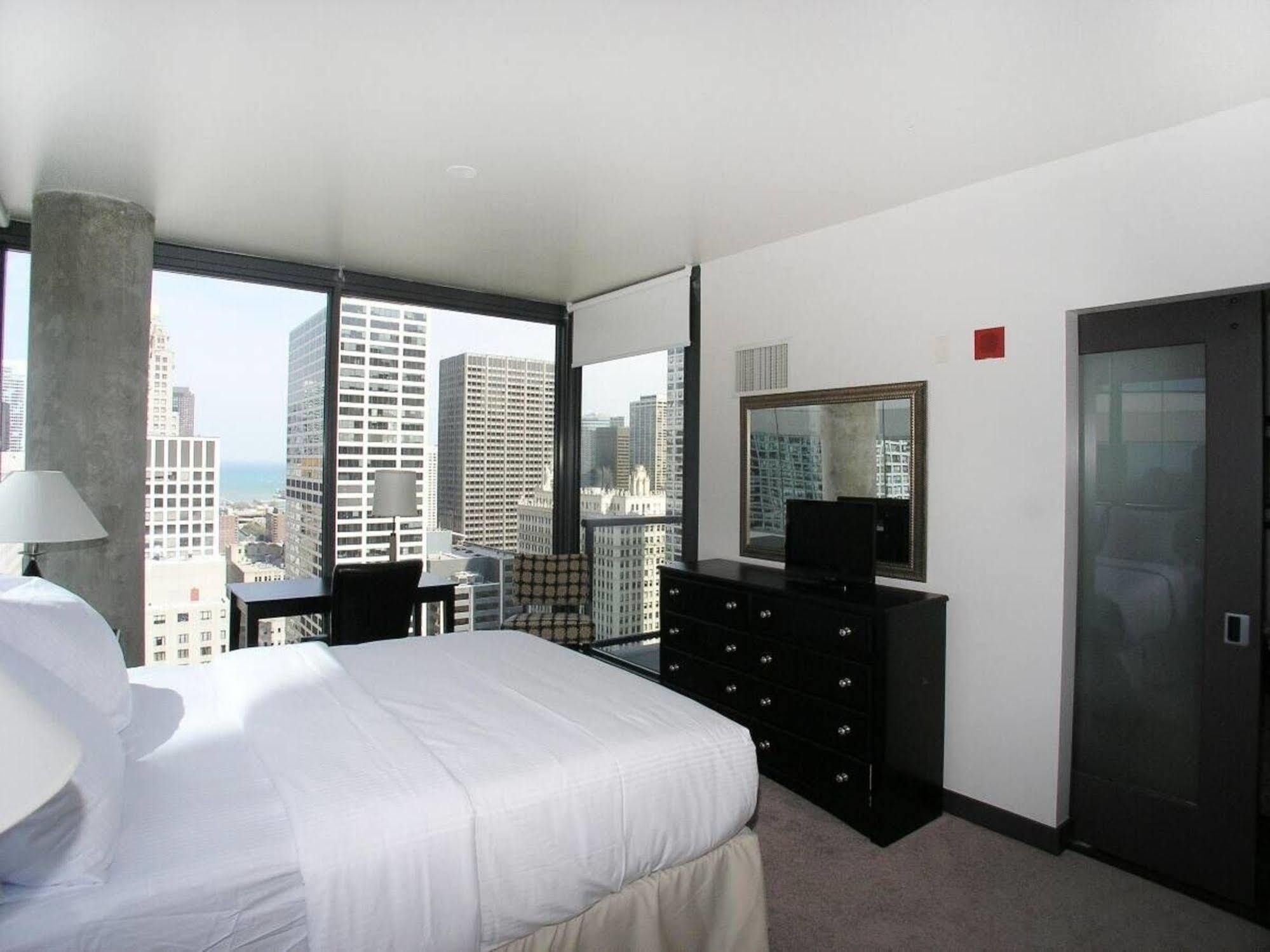Bridgestreet At State And Grand Aparthotel Chicago Eksteriør bilde
