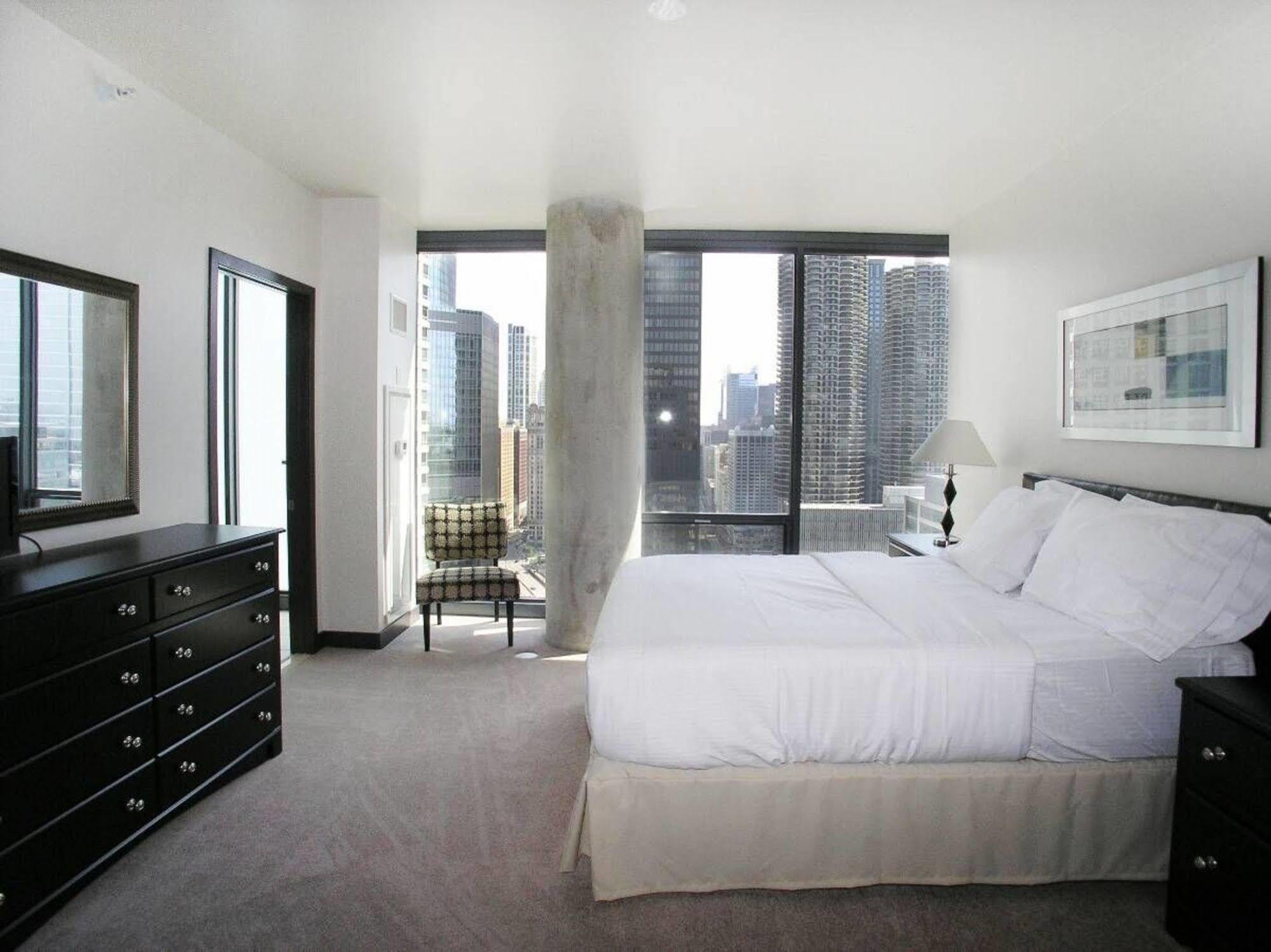 Bridgestreet At State And Grand Aparthotel Chicago Eksteriør bilde